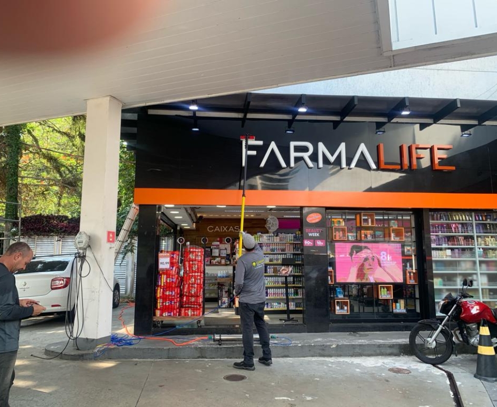 WhatsApp Image 2023-11-18 at 15.34.04 (1)